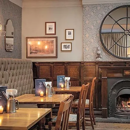 The Golden Lion At Settle فندق