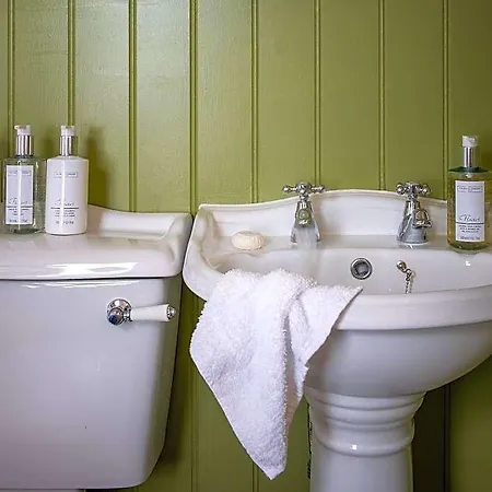فندق The Golden Lion At Settle سكيبتون