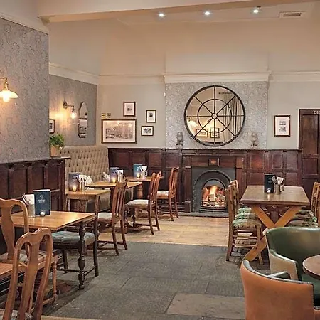 The Golden Lion At Settle 4* سكيبتون